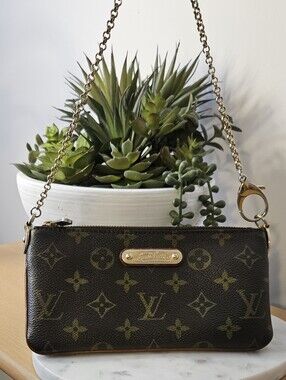 Louis Vuitton Milla Pochette Monogram Canvas MM ✨️